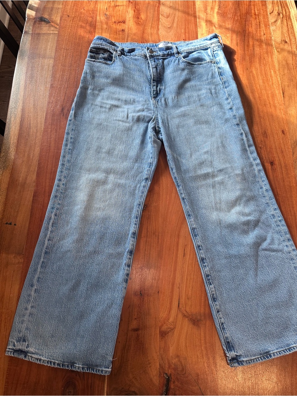 LOFT Light Wash Wide-Leg Jeans in Pale Blue